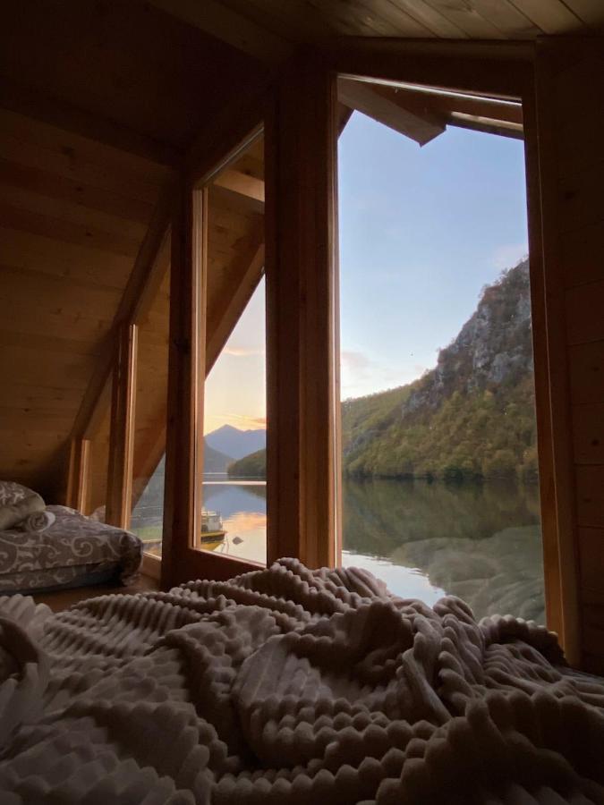 Ferienwohnung Floating House Perucac Exterior foto